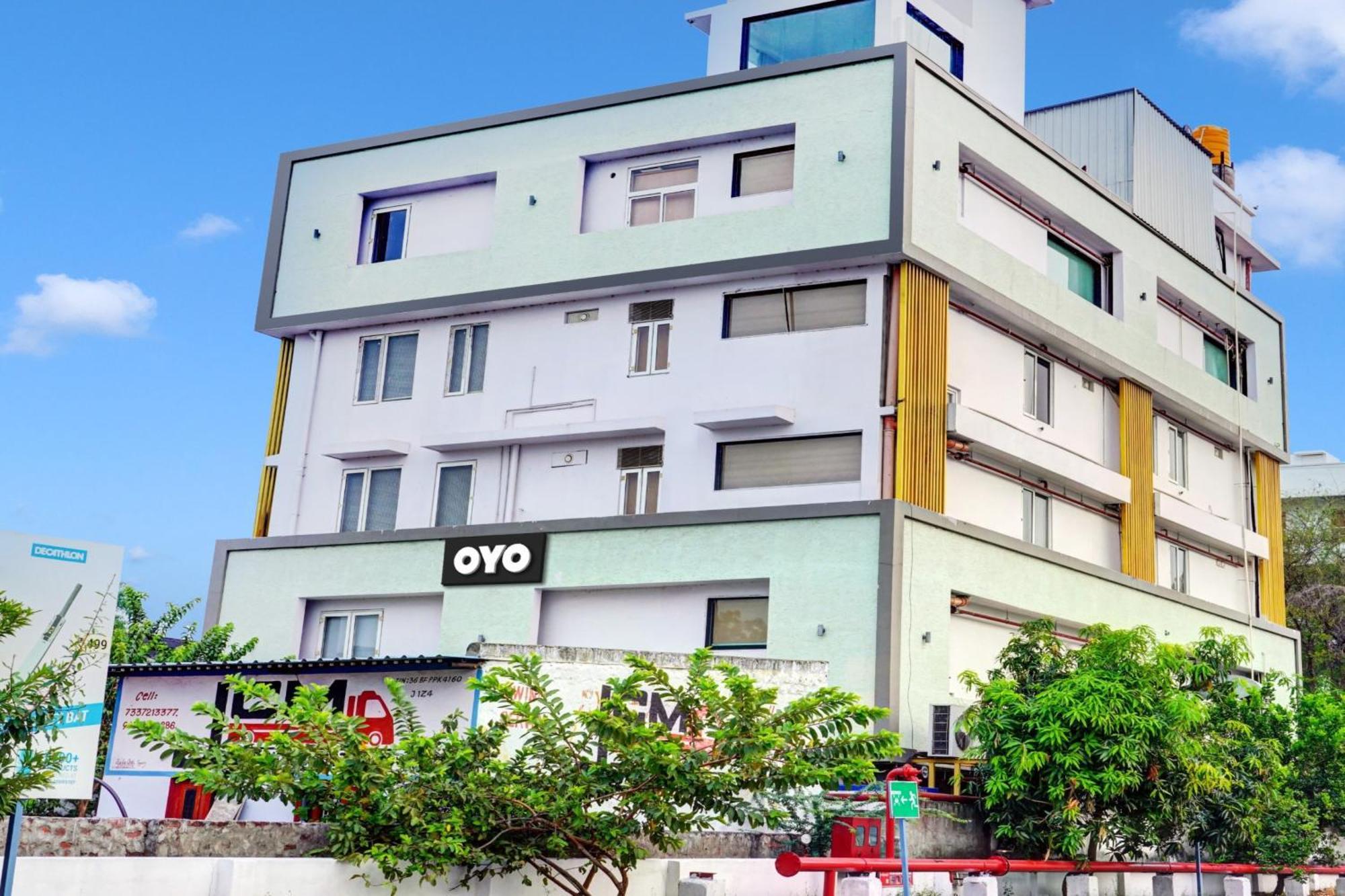 Super Townhouse Dev'S Inn By Cj Gunadala Exterior photo
