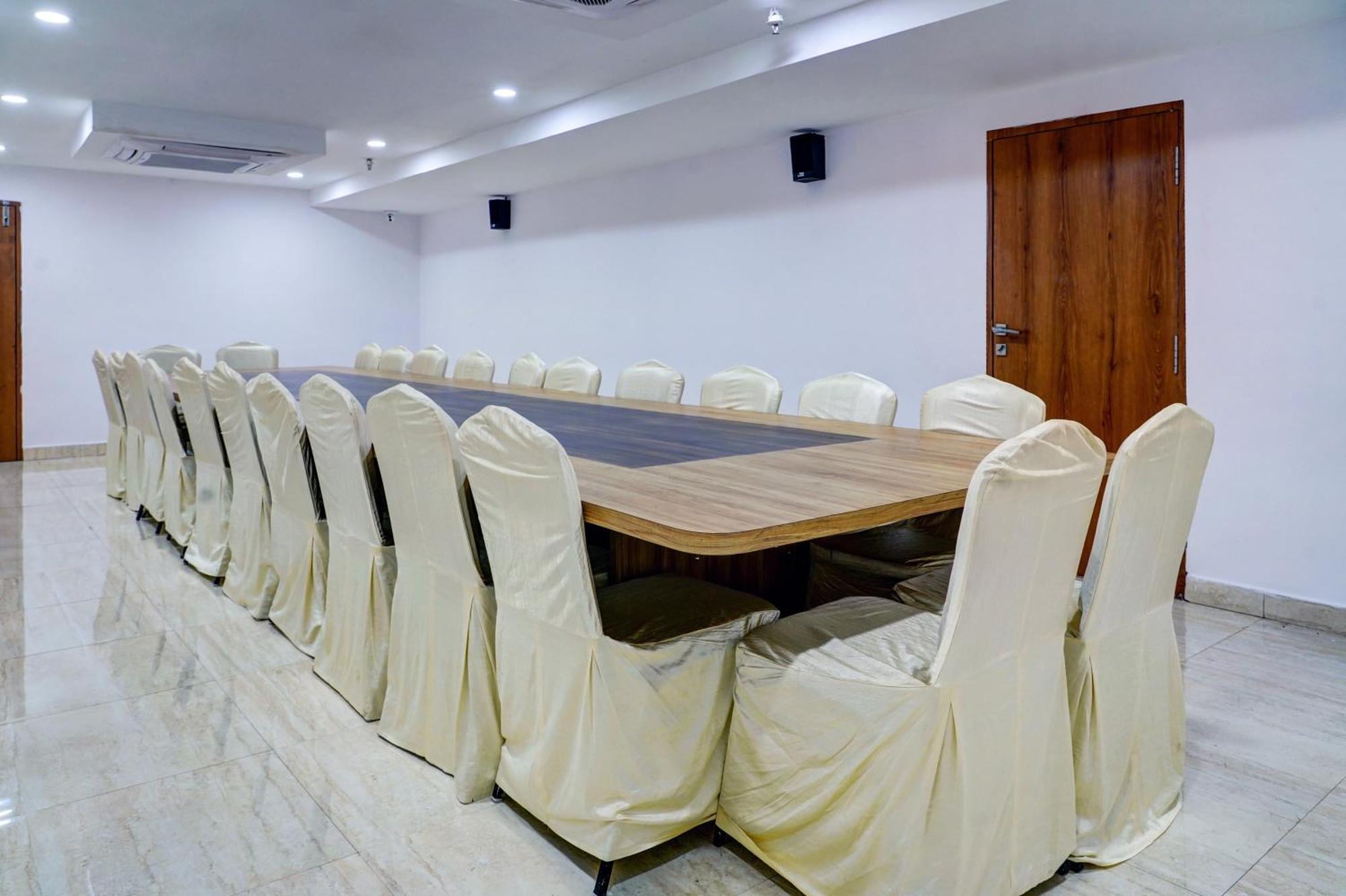 Super Townhouse Dev'S Inn By Cj Gunadala Exterior photo