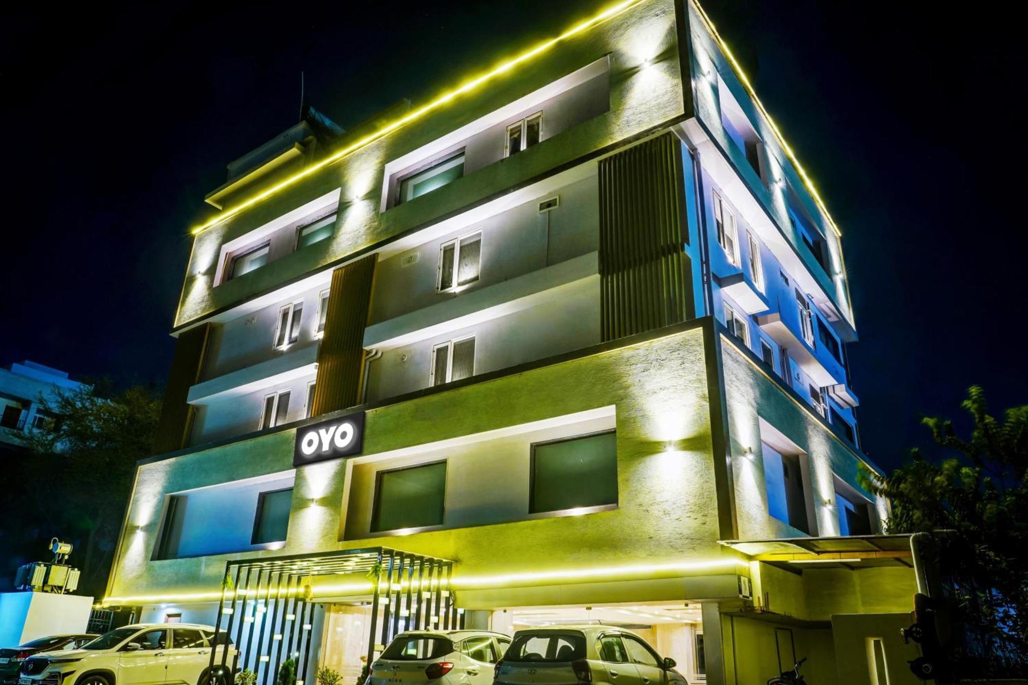 Super Townhouse Dev'S Inn By Cj Gunadala Exterior photo