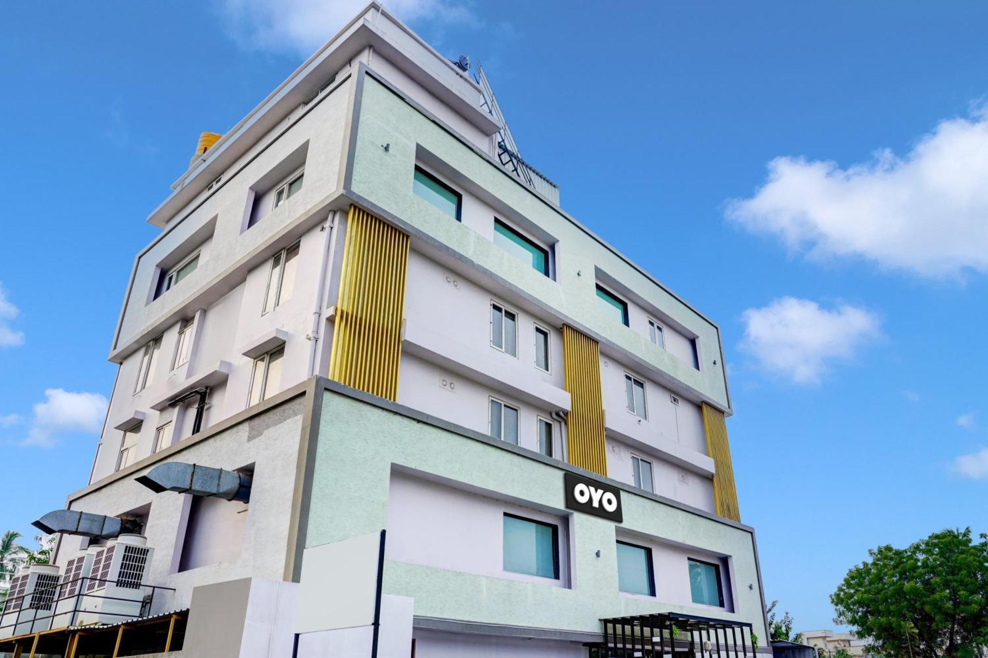 Super Townhouse Dev'S Inn By Cj Gunadala Exterior photo