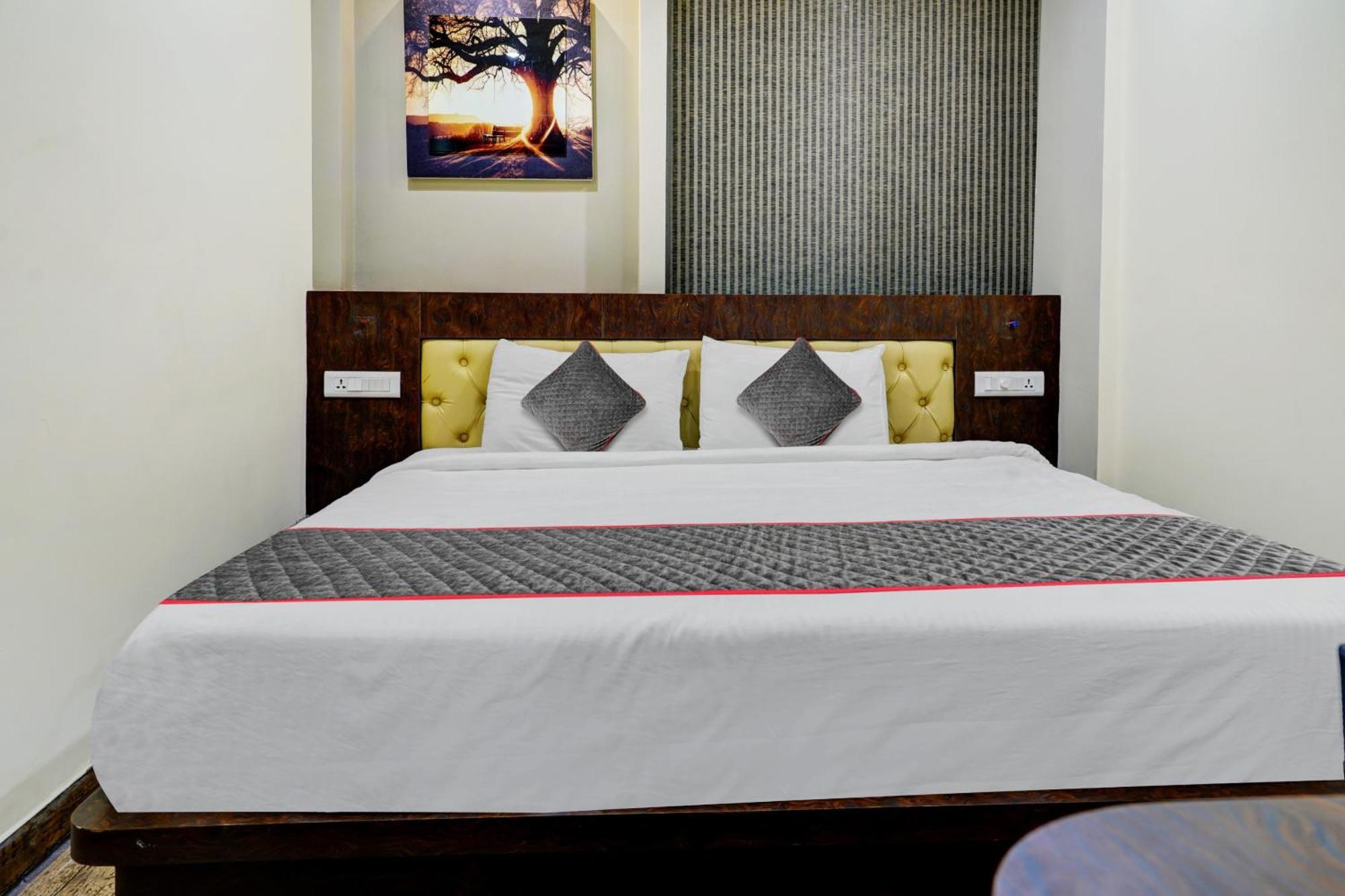Super Townhouse Dev'S Inn By Cj Gunadala Exterior photo